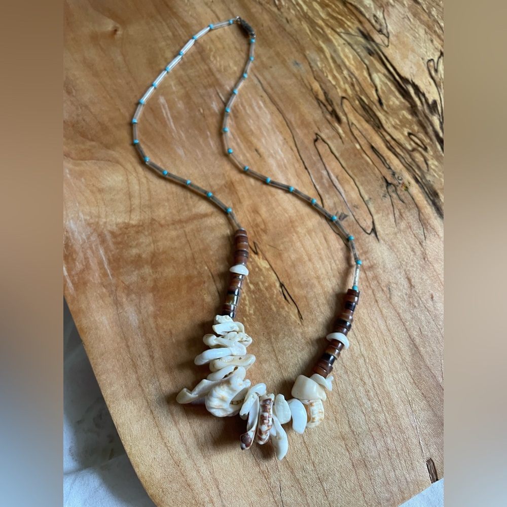 VTG Boho shell & puku bead necklace, 1970s